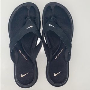 Nike comfort footbed flip flops